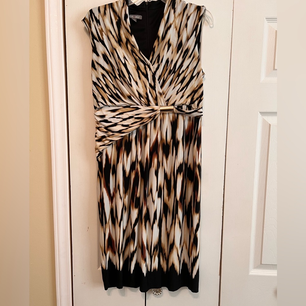 Roz & Ali sleeveless Dress